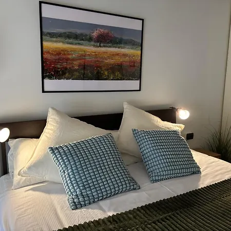 Station -mansarda In Posizione Strategica, Vista Panoramica, Letto King Size E Clima Апартаменты *