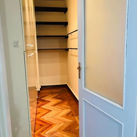 Station -mansarda In Posizione Strategica, Vista Panoramica, Letto King Size E Clima